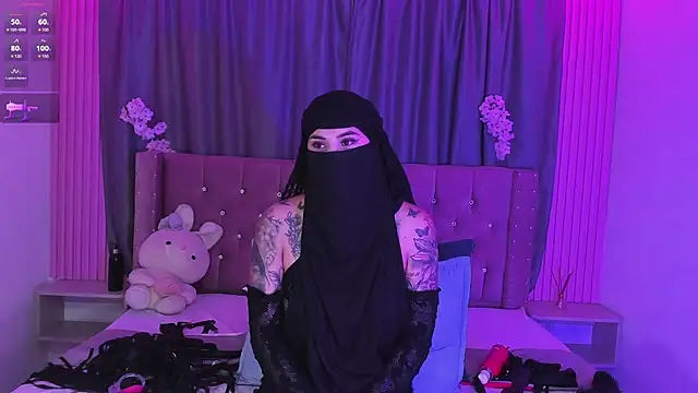 Nayla-Mouna - twerking oil ass