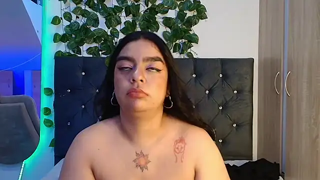 Lauravince - Help me reach goal the end of the month