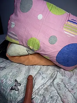 Hannahst01 - Finger in my ass 🍑