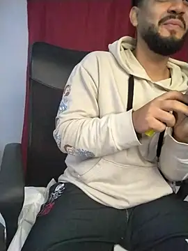 BadboyX333 XXX чат на живо