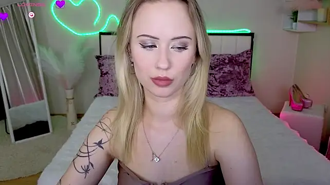SashaBrooks Live XXX-Chat