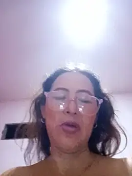 Salome_69 - Masturbación con 4 dedos