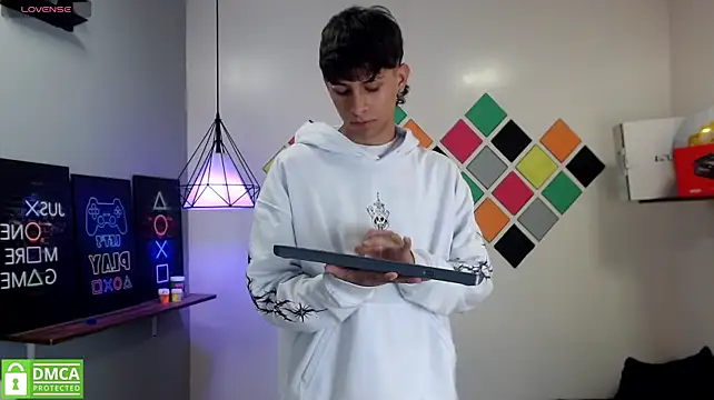 XXX chat uživo modela DraxBlade09
