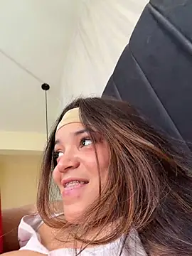 Shadya_ Adlı Modelin Canlı XXX Sohbeti
