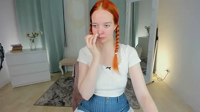 BellaMontgomery - play with nipples