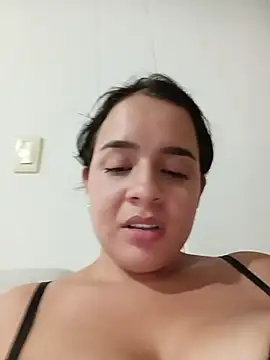Julieth_hot-69 - My friend sucks my tits 😈