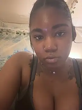 Pokazy przed kamerką – Ebonythroat777