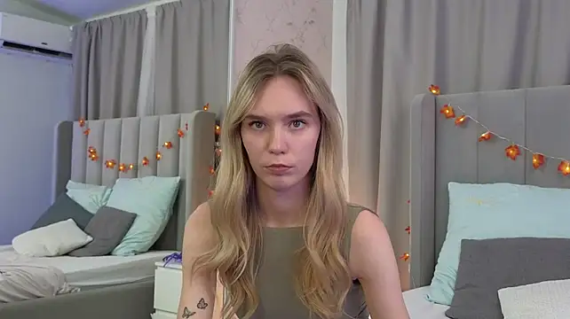 NikkiRyx: απευθείας συνομιλία ΧΧΧ
