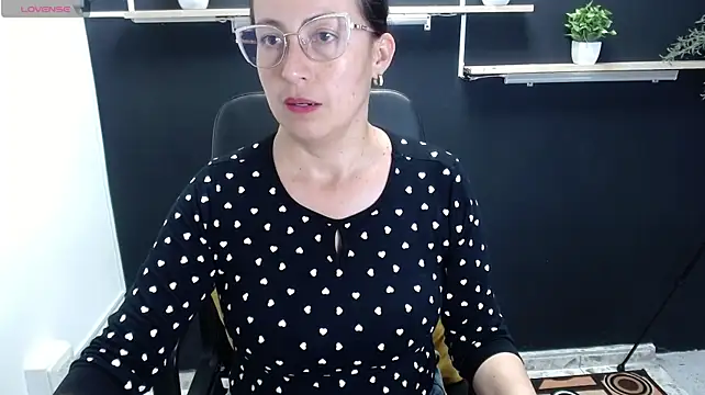 Lauryn_Jones - FLASH MY TITS