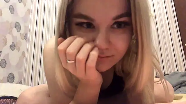 ElizabethDibiase live XXX chat