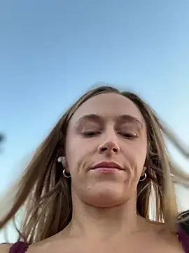 Lunagirl13 - Take my skirt off & shake ass in ur face