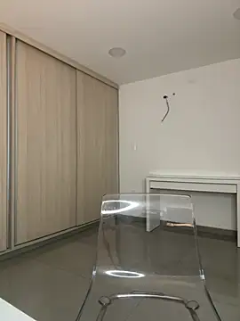 Curlyierr Adlı Modelin Canlı XXX Sohbeti
