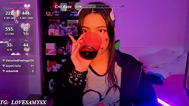 Lovelyamyy – Live XXX-chat