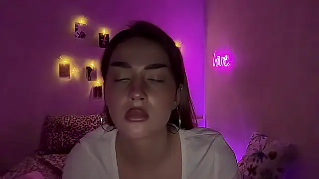 Perry_Tiffany's Live XXX Chat