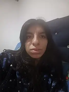 Ariell_Kieran Adlı Modelin Canlı XXX Sohbeti