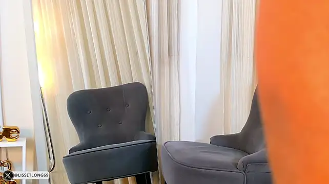Lissetlong69 - Naughty Blowjob on the mirror