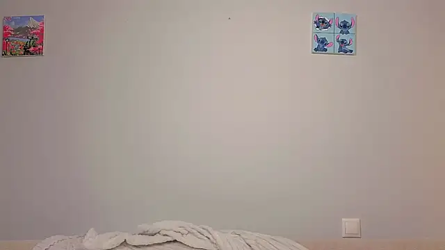 Emma_Frosty - look at the beautiful nipples