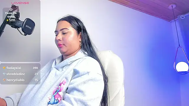 valentiinaboobs' Live XXX Chat