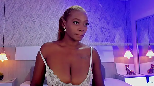 Tisha-Cole Chat XXX in diretta