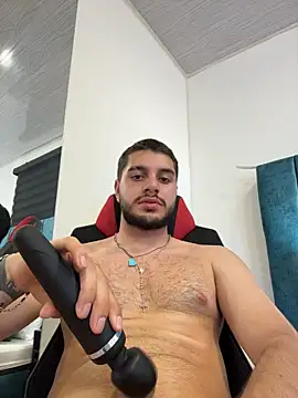 XXX chat uživo modela AmadeoWild