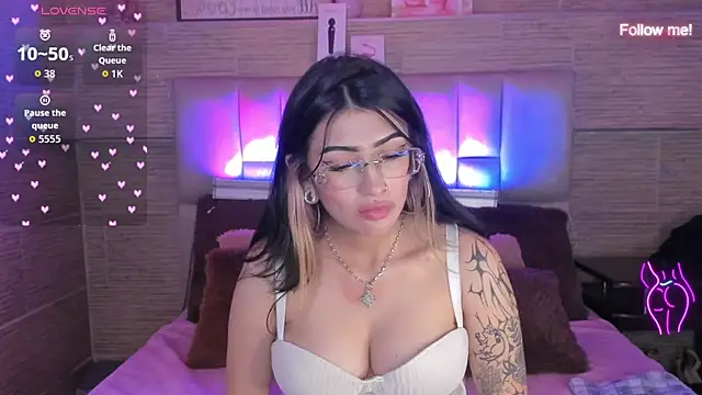 mia_devine_'s Live XXX Chat