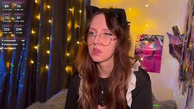 ViolettMo0n 即時 XXX 聊天