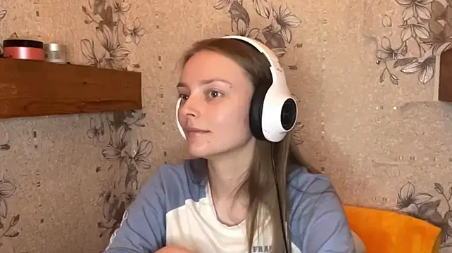 XXX chat uživo modela EmyMiu