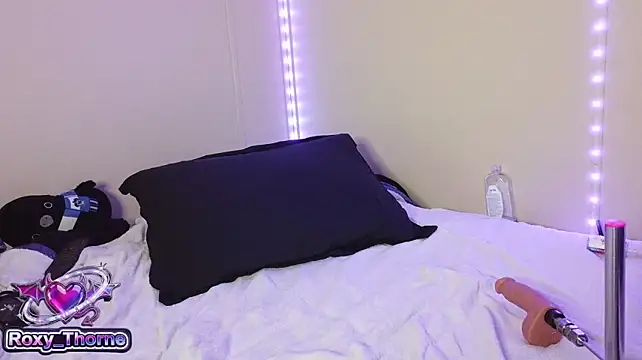 XRoxy_Thorne_x - dildo play with butt plug