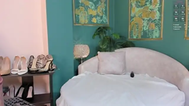 Sara_Gomez - sexy finger on my panty
