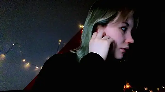 XXX chat uživo modela Kiara_Age