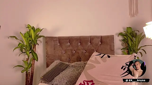 Bruno___69: απευθείας συνομιλία ΧΧΧ