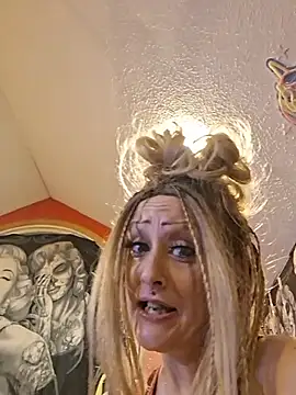 pineapplelife's Webcam Show