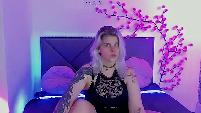 Chat +18 de JoannLowe ao vivo