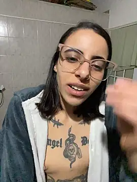 Chat XXX en directo de Poison_Ivy_29