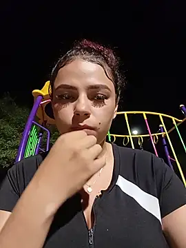 Mommy-Hot - Strange Touch my Tits + squirt Public
