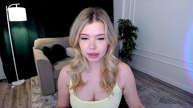 FollowLovee live XXX chat