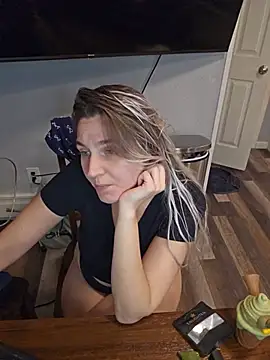 ScarletsWeb élő XXX-chatje