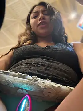 CocoaGigiMuse's Live XXX Chat