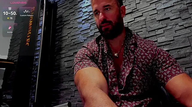 XXX chat uživo modela David_Big_Daddy