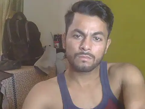 Stubborndesiboy live XXX chat