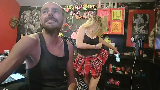 DaddyAndSplashQueen XXX чат на живо