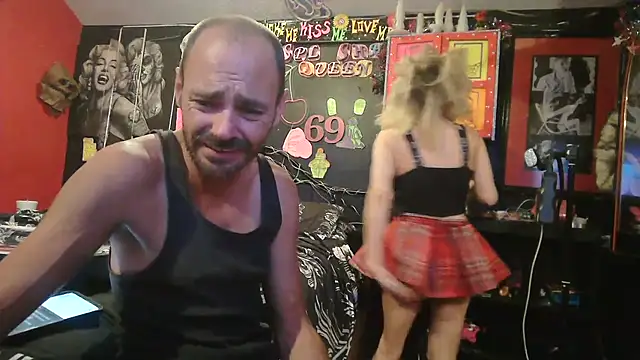 Онлайн чат XXX DaddyAndSplashQueen