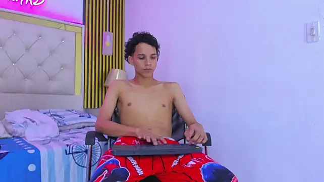 JustinSecret élő XXX-chatje