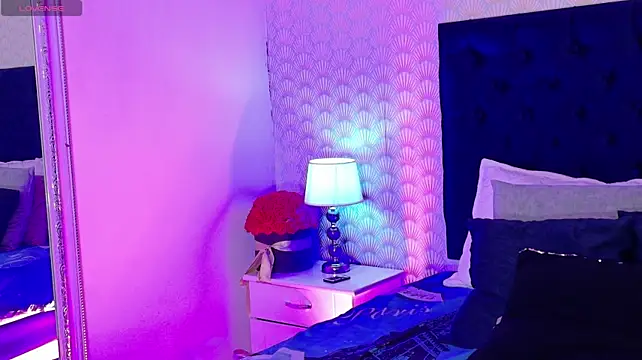 KarinaOficiaLL_ - Doggy spread ass view + oil🍑