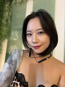 Eliza-E - 小穴特写