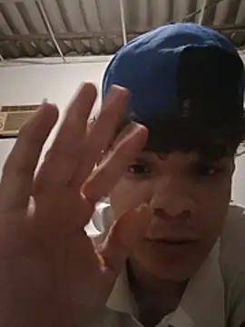 nilon05 Live XXX Chat