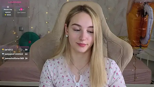 Shy_Polly: απευθείας συνομιλία ΧΧΧ