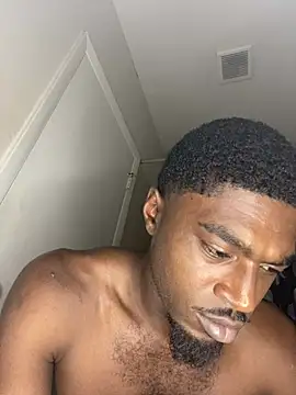 XXX chat uživo modela BrownSkinHandsome