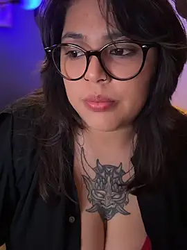 Miacanela_xo - upskirt finger pussy