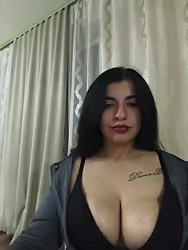 XXX chat uživo modela MonikaSeXyDolce